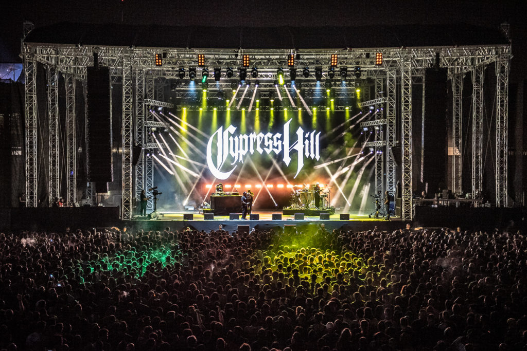 Η σκηνή και το κοινό στο live των Cypress Hill στο Release Athens Festival 2019